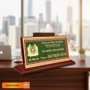 Mẫu biển tên chức danh công an bằng gỗ - Mặt nghiêng