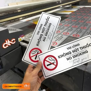 Bảng cấm hút thuốc alu nhôm bạc xước in uv đẹp 2